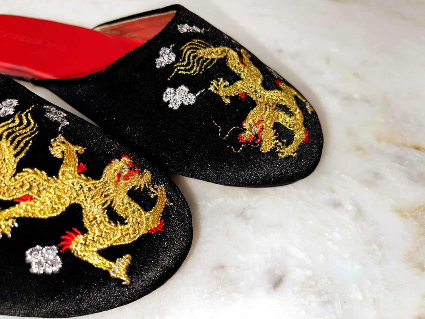 Embroidered dragon in black velvet mules slippers