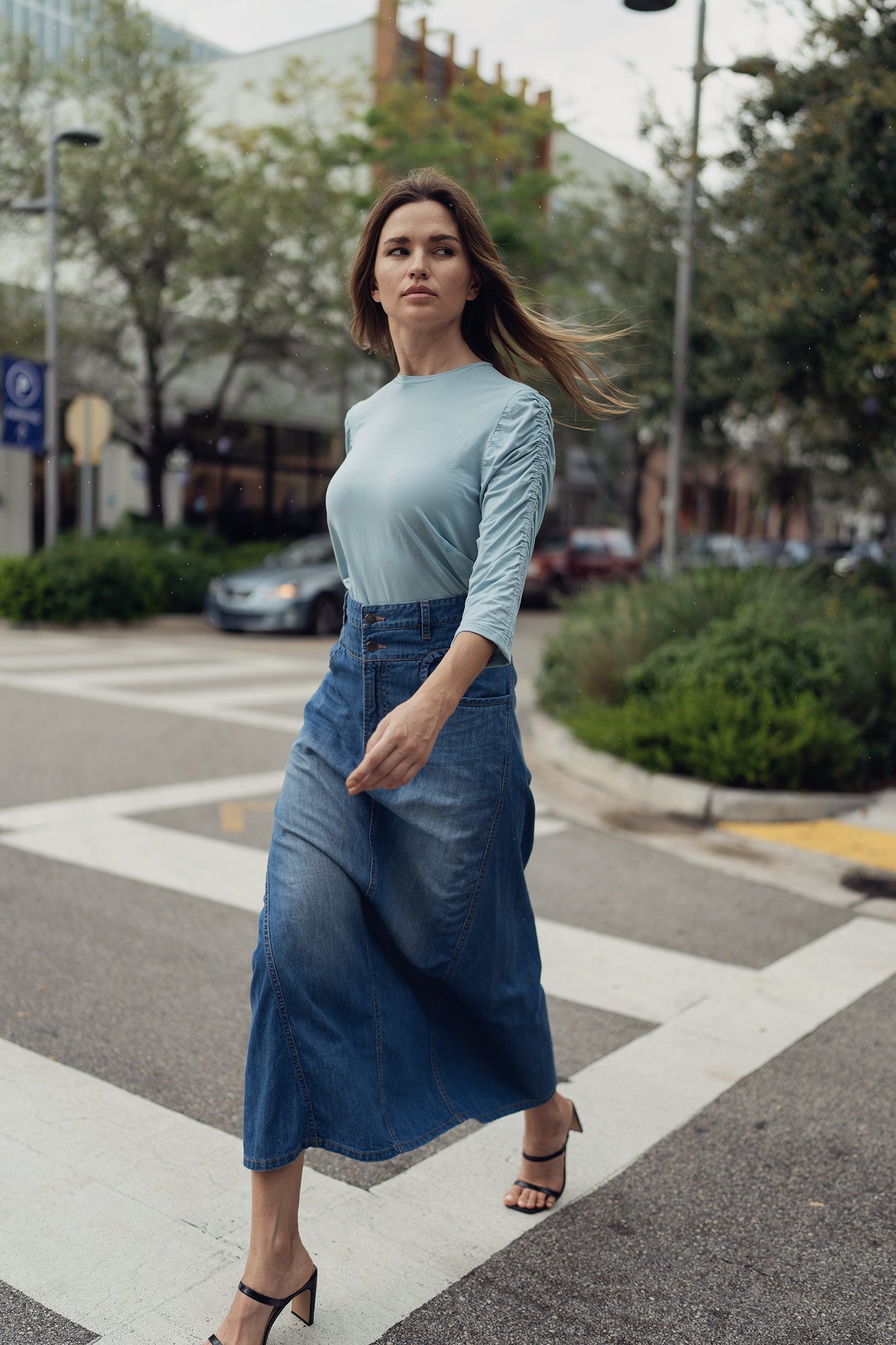 SATIN SKIRT IN CARAMEL