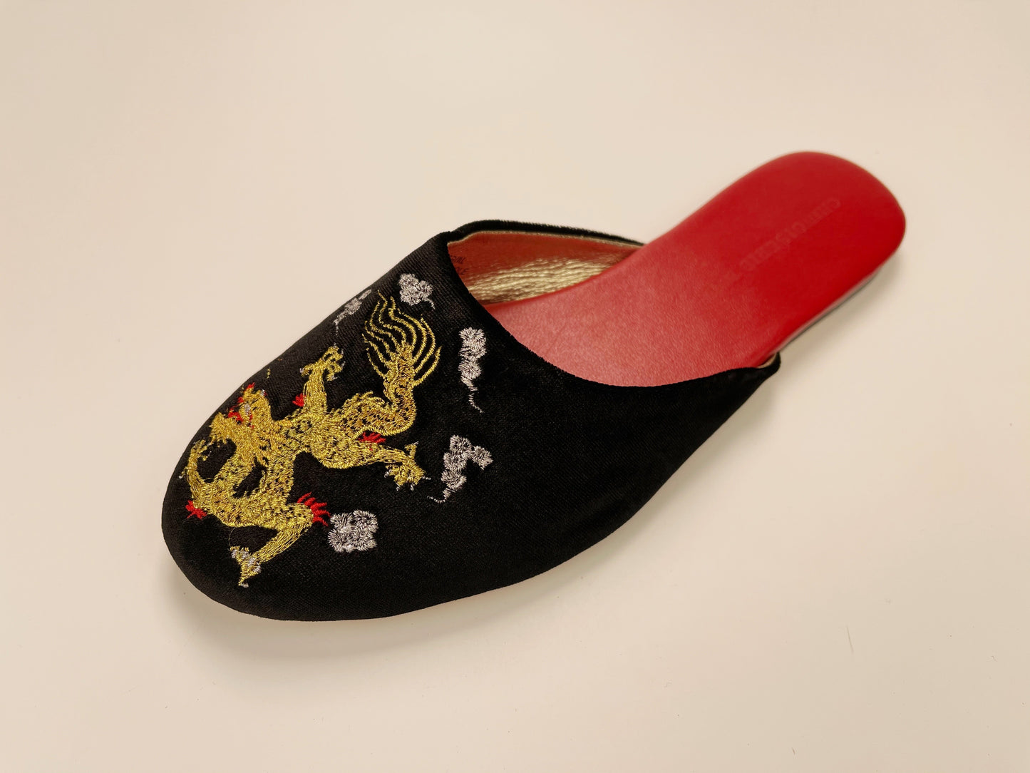 Embroidered dragon in black velvet mules slippers