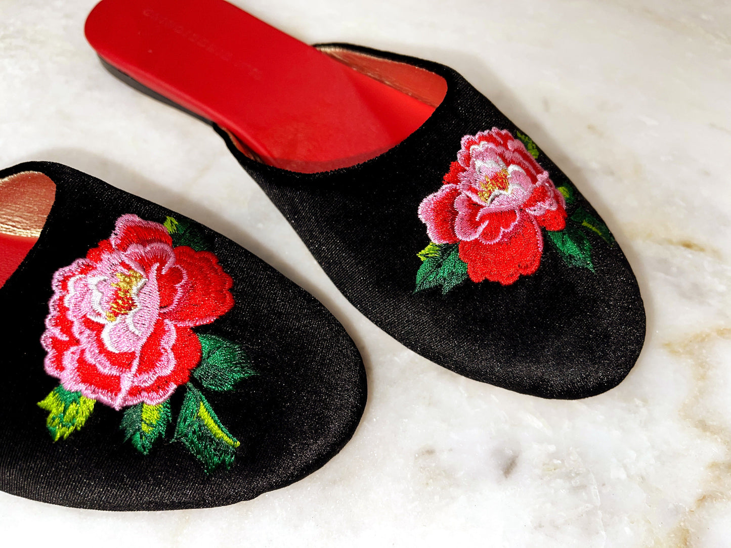 Embroidered peony in black velvet mules slippers