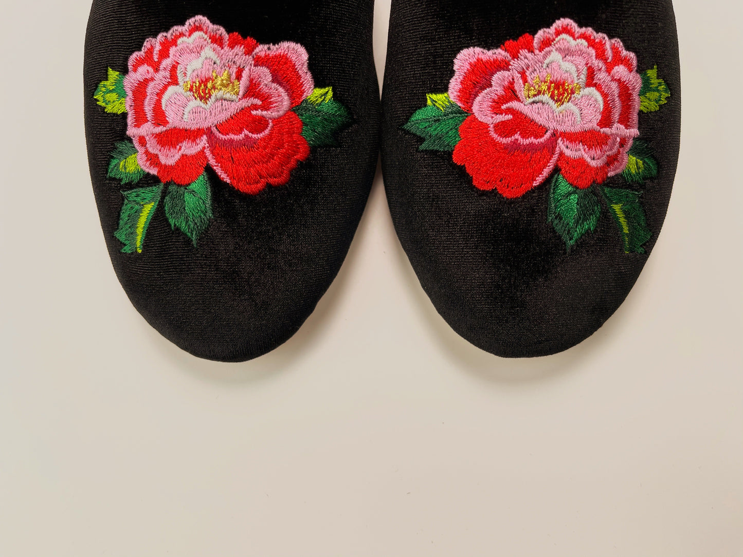Embroidered peony in black velvet mules slippers