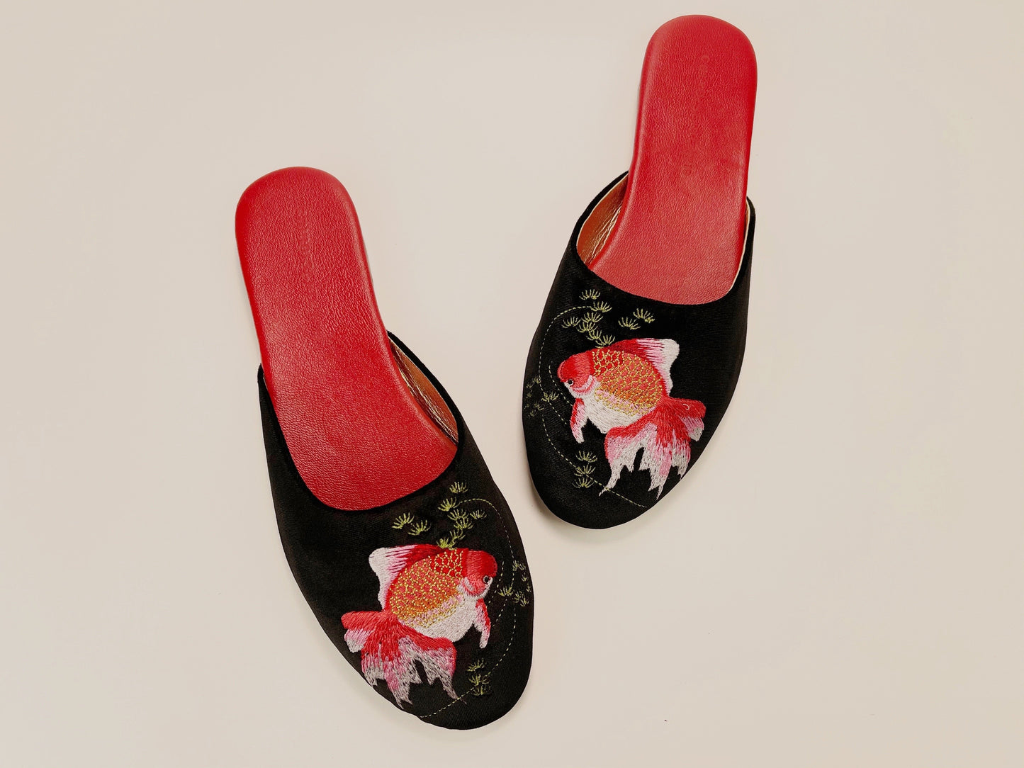 Embroidered goldfish in black velvet mules slippers