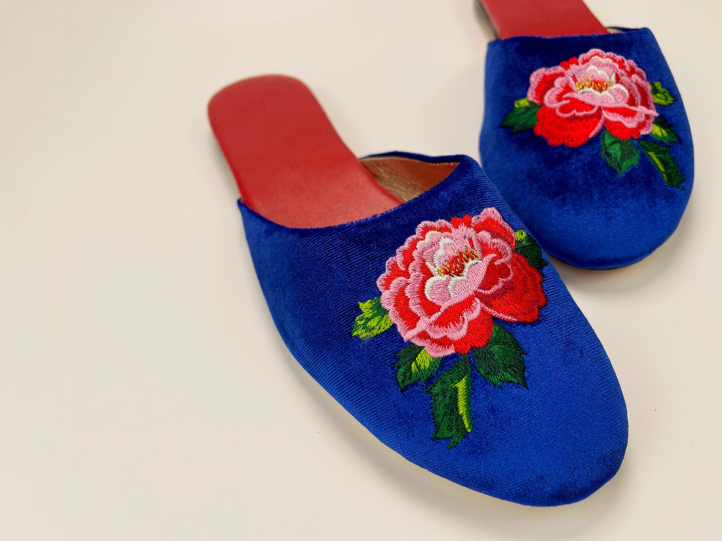 Embroidered peony in Parisienne blue velvet mules slippers