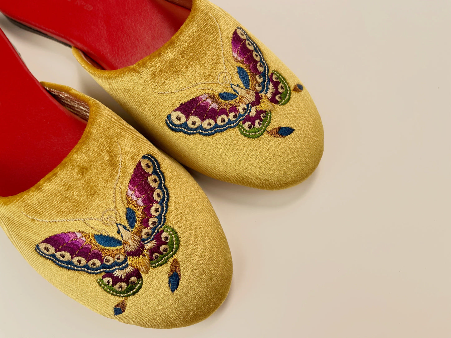 Embroidered butterfly in gold velvet mules slippers