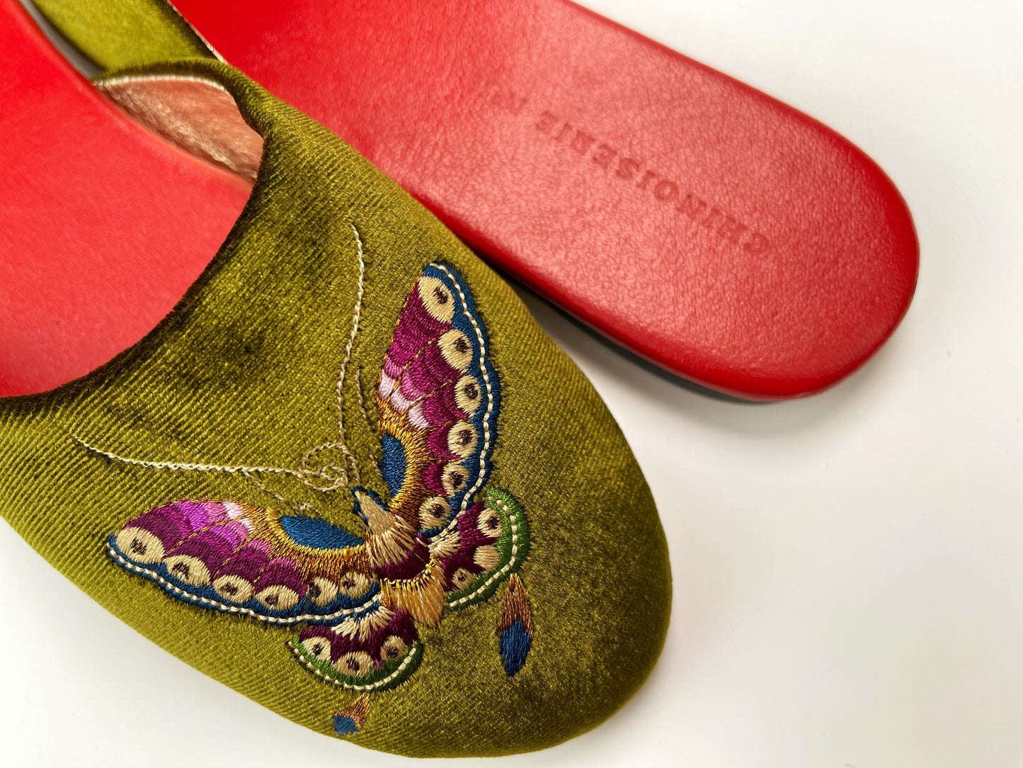 Embroidered butterfly in olive velvet mules slippers