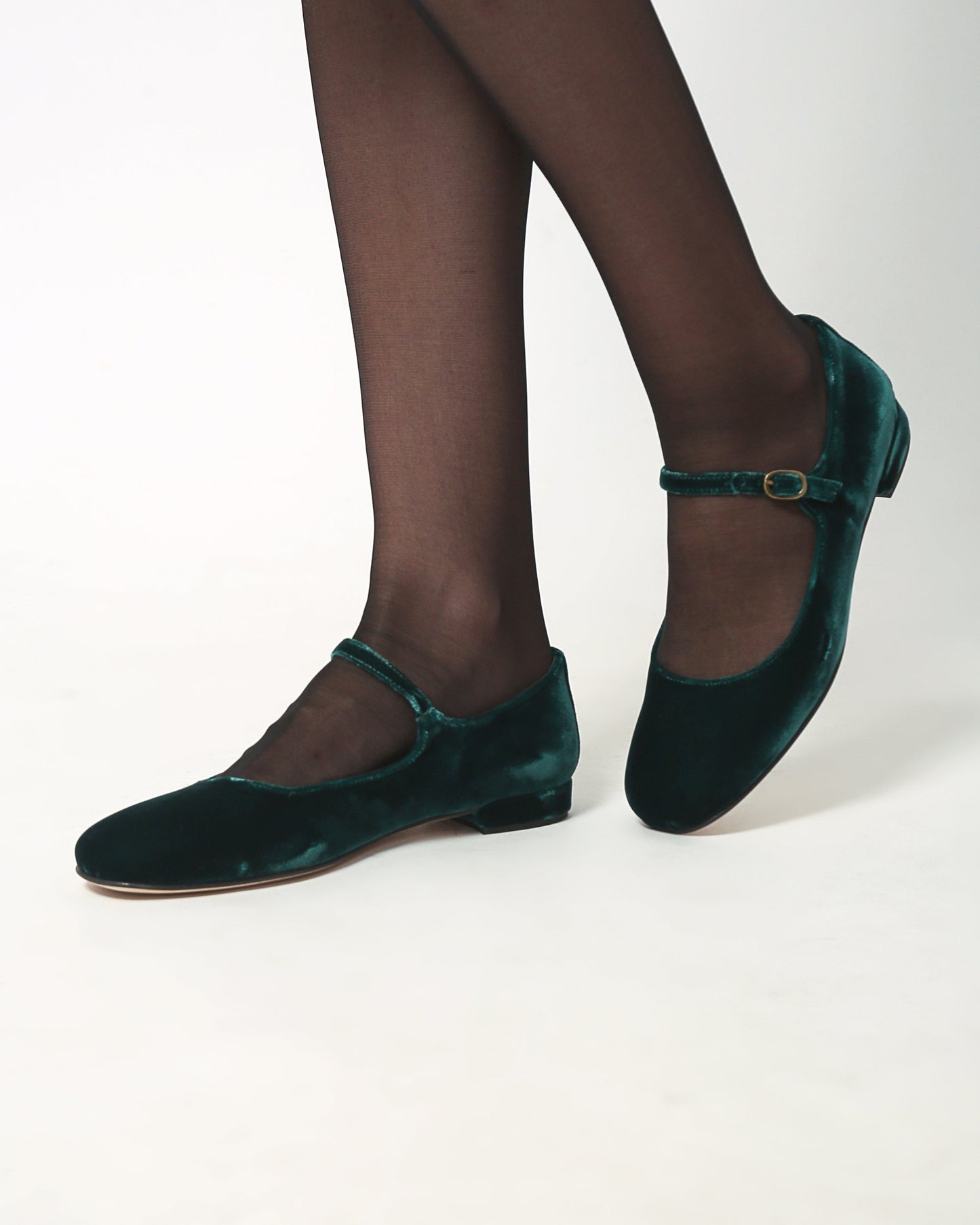Colette Mary Jane in Verde velvet low heels