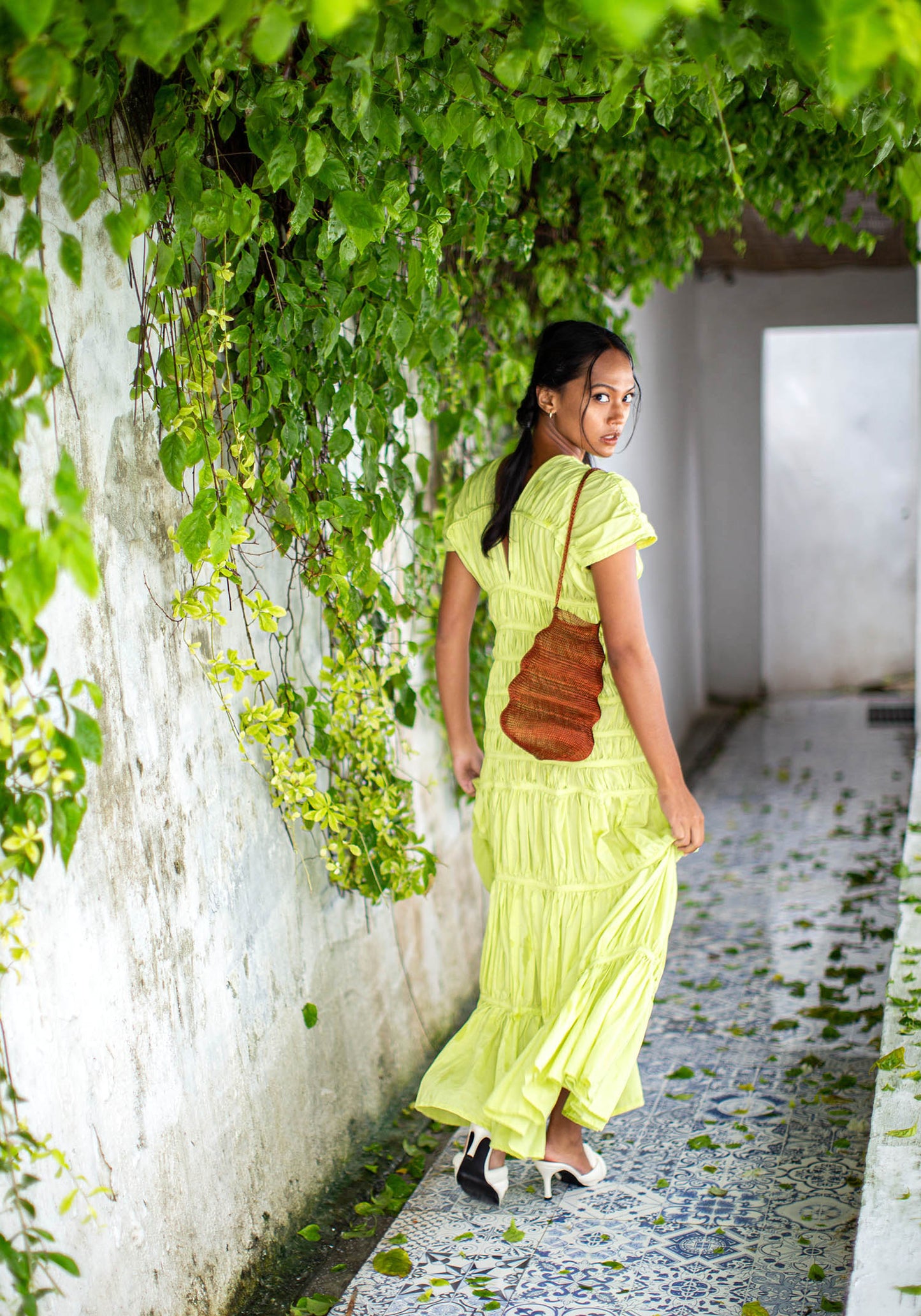 The Shell Handwoven Wire Bag In Copper