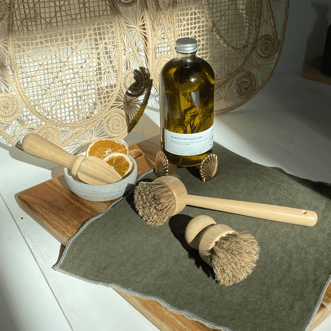Eco-Friendly Bamboo Dishwashing Brush with Handle - Palm Fiber Bristles