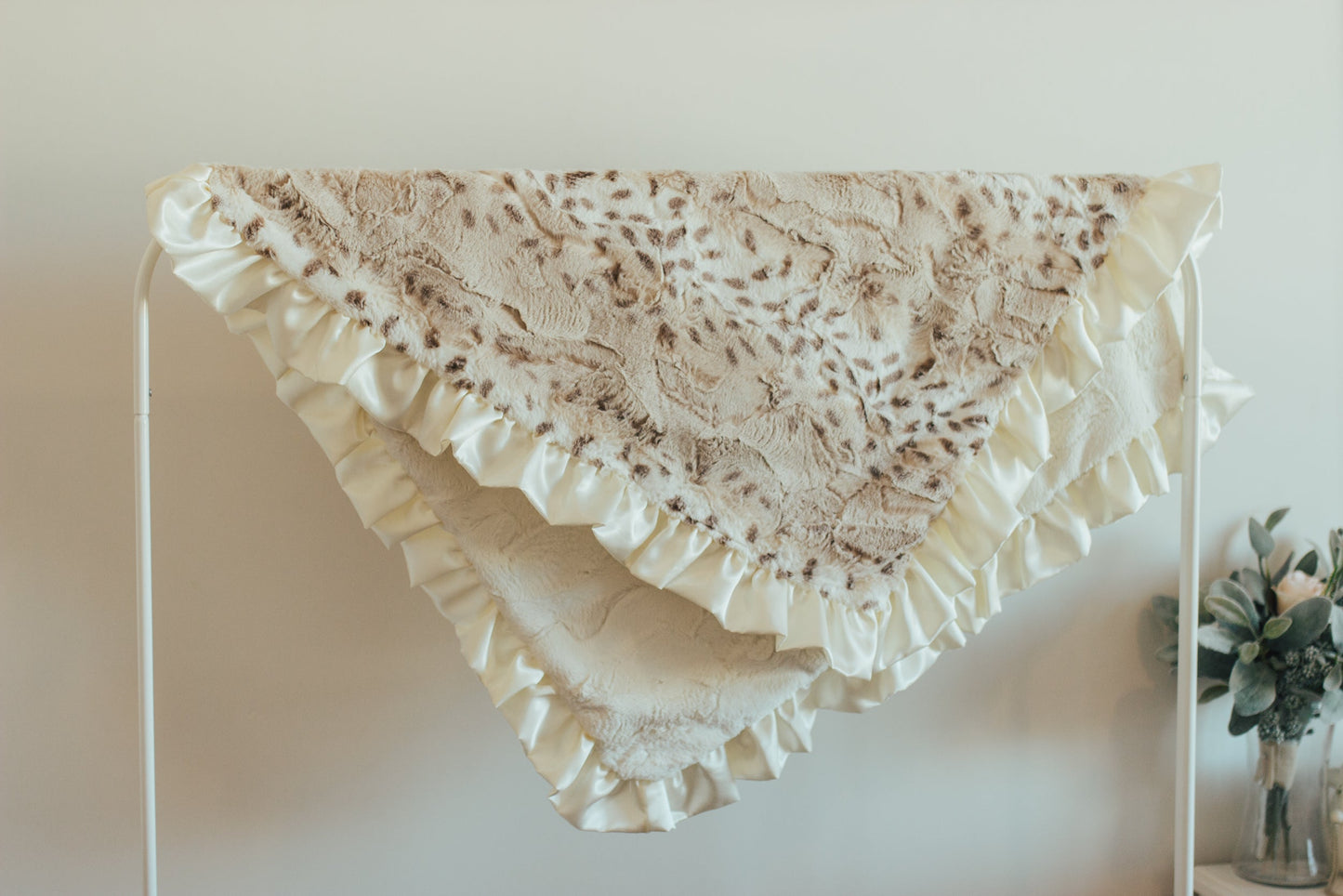 Snowcat Ivory Blanket