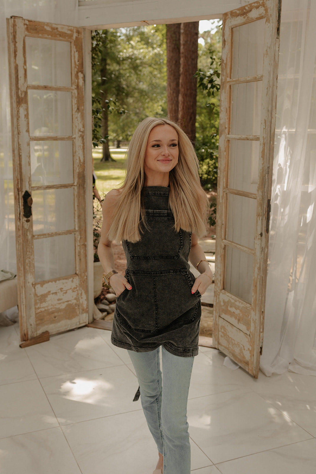 Over Shoulder Black Acid Washed Apron