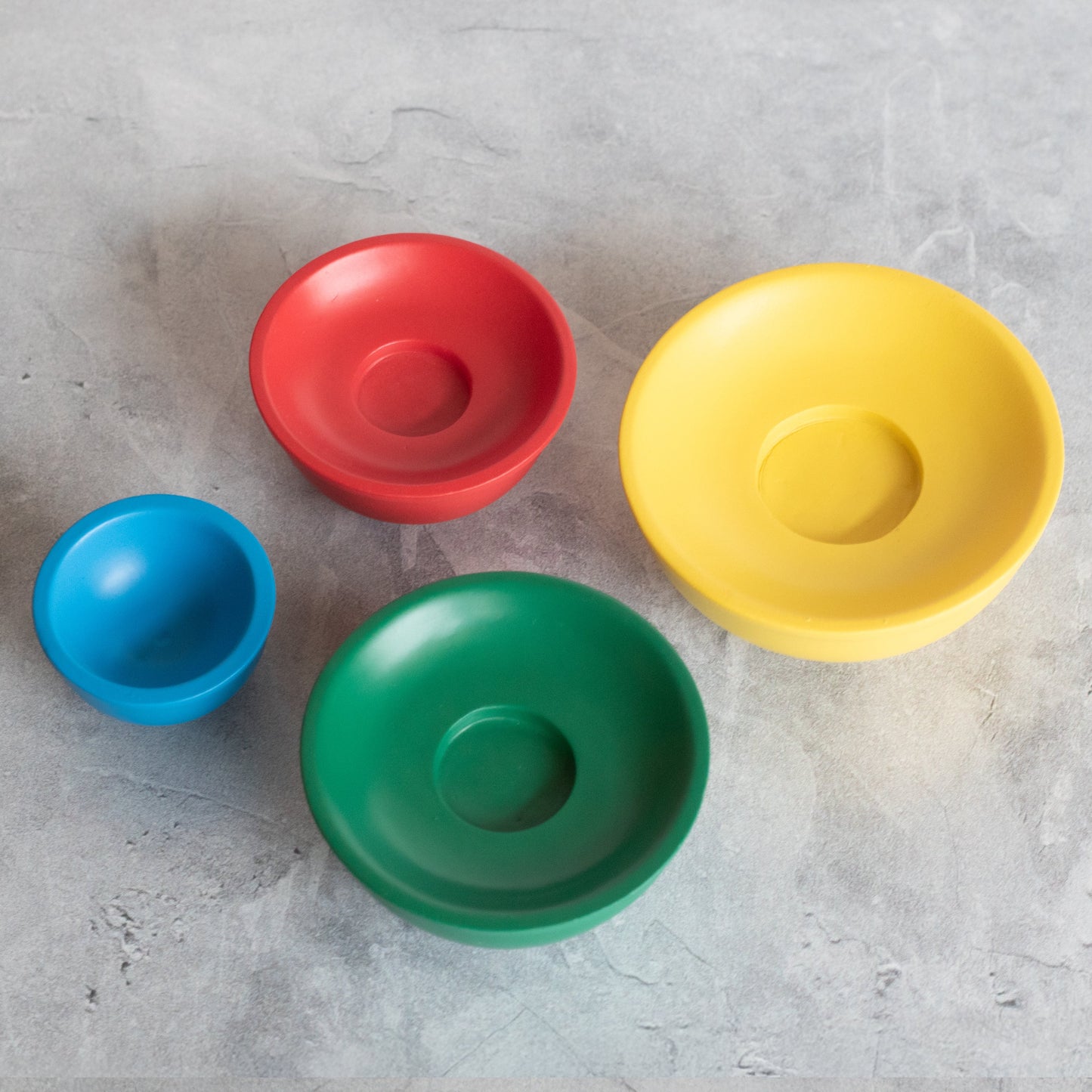 Mini Pyrex-Inspired Mixing Bowls – Retro Stackable Display Set
