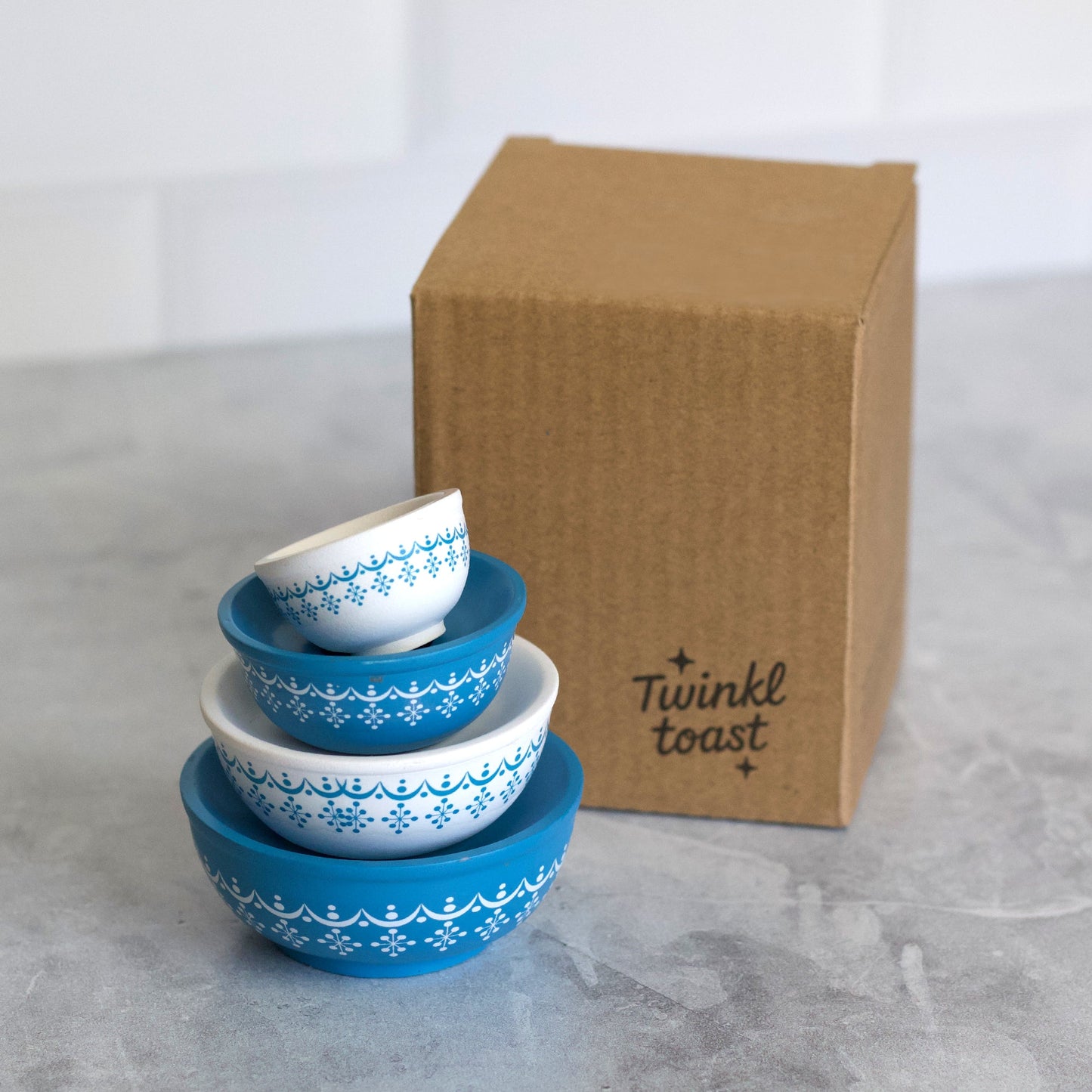 Mini Pyrex-Inspired Mixing Bowls – Retro Stackable Display Set